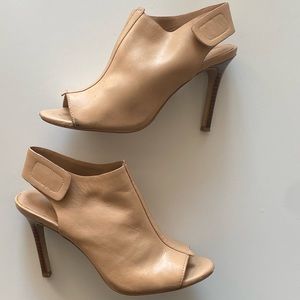 Charles David Nude Leather Peep Toe Pumps Size 7.5